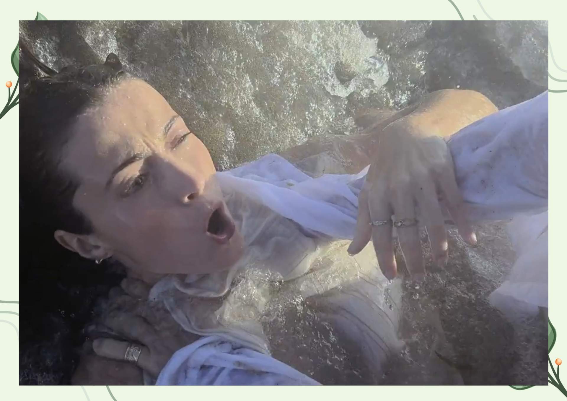 White Green Aesthetic Minimalist Blank Document Border 7